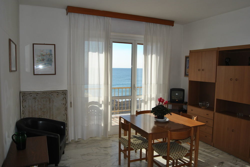 Gaiavacanze Beach Apartment Бордихера Екстериор снимка